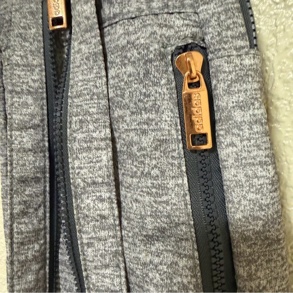 adidas Women's Essentials Convertible‎ Crossbody Sling Bag - Picture 9 of 9